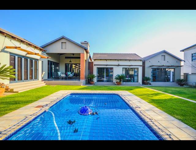 4 BEDROOM HOUSE FOR SALE IN COPPERLEAF ESTATE